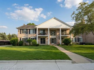 14211 Ivanhoe Drive, Sterling Heights, MI 48312