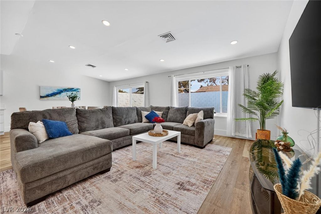 6191 Bullion Boulevard, Las Vegas, NV 89103 — photo 3
