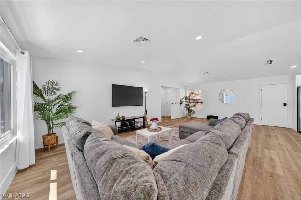 6191 Bullion Boulevard, Las Vegas, NV 89103 — photo 4