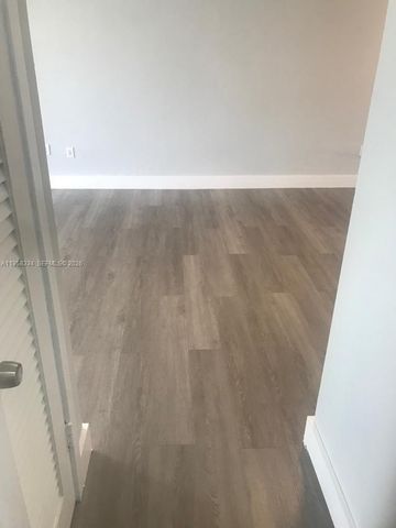 7570 SW 82nd St F209, Miami, FL 33143