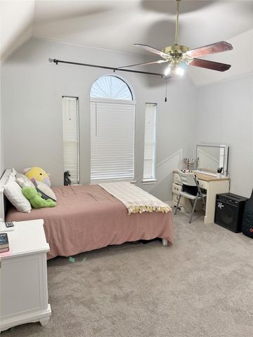 105 Thyme Trail, Lake Jackson, TX 77566