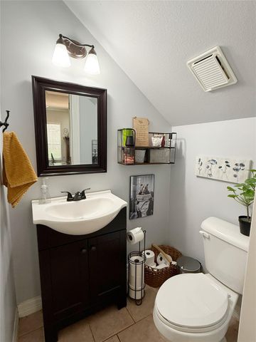 105 Thyme Trail, Lake Jackson, TX 77566