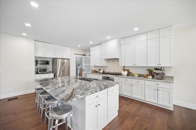 7014 Church Street, Morton Grove, IL 60053