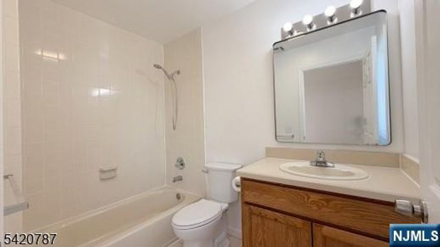 360 Broad Street 2, Carlstadt, NJ 07072