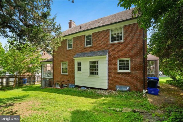 9422 LOCUST HILL RD, Bethesda, MD 20814