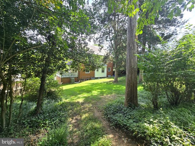 9422 LOCUST HILL RD, Bethesda, MD 20814