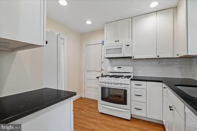 9422 LOCUST HILL RD, Bethesda, MD 20814