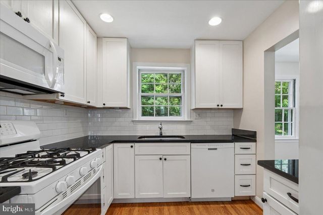 9422 LOCUST HILL RD, Bethesda, MD 20814