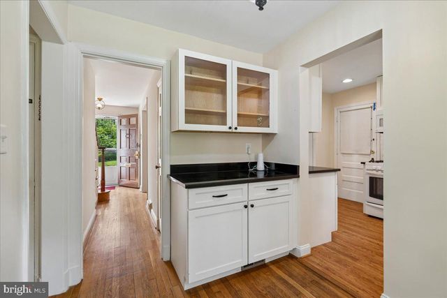 9422 LOCUST HILL RD, Bethesda, MD 20814