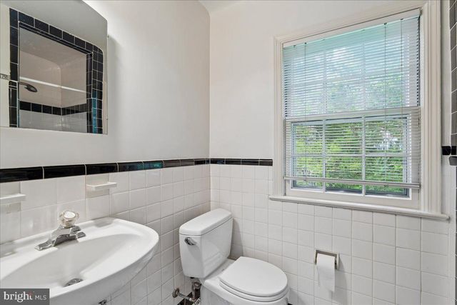 9422 LOCUST HILL RD, Bethesda, MD 20814
