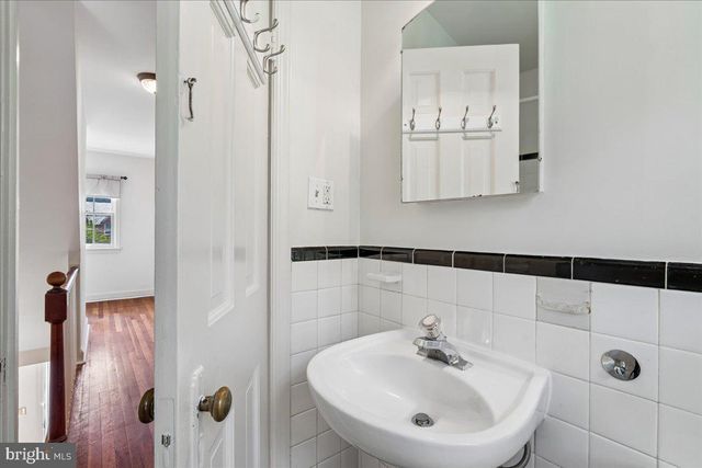 9422 LOCUST HILL RD, Bethesda, MD 20814
