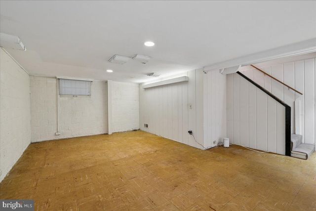 9422 LOCUST HILL RD, Bethesda, MD 20814