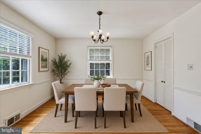 9422 LOCUST HILL RD, Bethesda, MD 20814