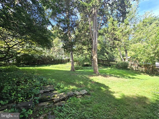 9422 LOCUST HILL RD, Bethesda, MD 20814