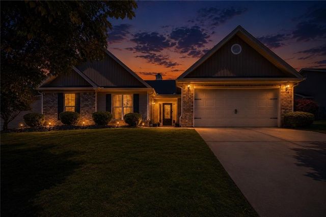 558 River Mist Circle, Jefferson, GA 30549