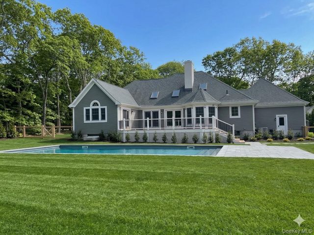 31 Windwood Court, Westhampton, NY 11977