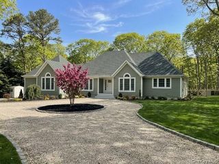 31 Windwood Court, Westhampton, NY 11977