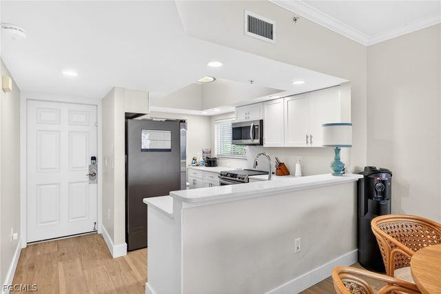 255 Periwinkle WAY 7-A, Sanibel, FL 33957