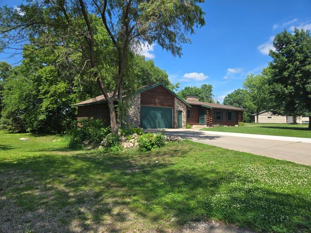 830 W Church Street, Belle Plaine, MN 56011
