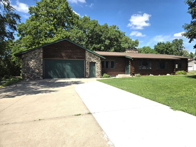 830 W Church Street, Belle Plaine, MN 56011