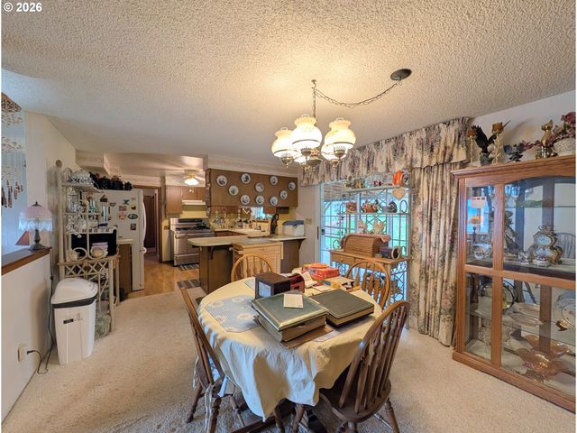 60923 OVERLOOK Dr, Cove, OR 97824