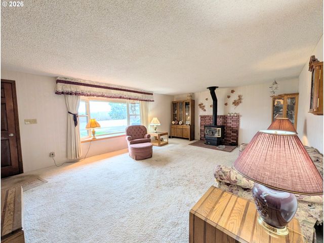 60923 OVERLOOK Dr, Cove, OR 97824