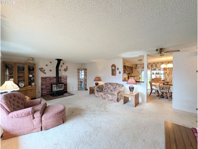 60923 OVERLOOK Dr, Cove, OR 97824