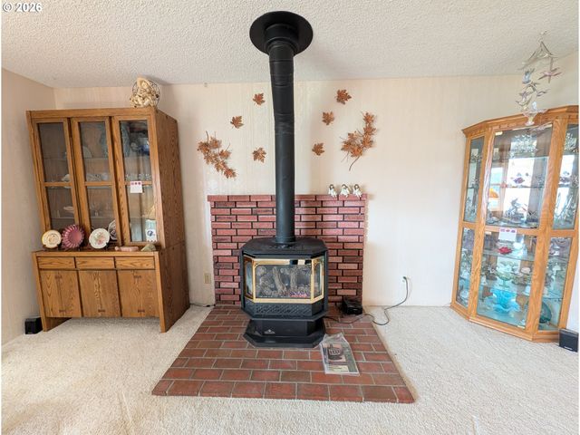 60923 OVERLOOK Dr, Cove, OR 97824