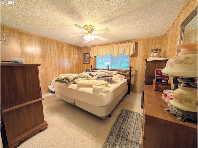 60923 OVERLOOK Dr, Cove, OR 97824