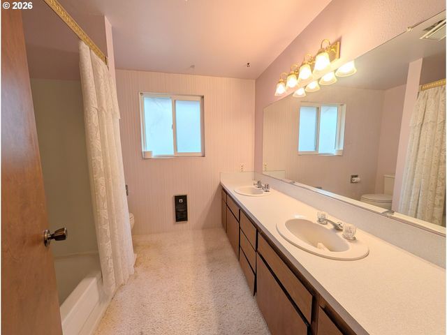 60923 OVERLOOK Dr, Cove, OR 97824