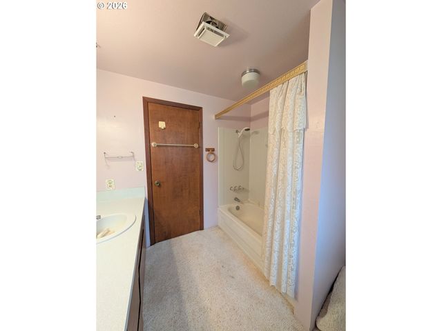 60923 OVERLOOK Dr, Cove, OR 97824