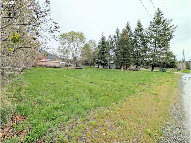 60923 OVERLOOK Dr, Cove, OR 97824