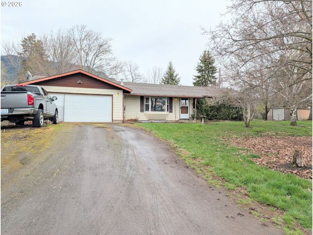 60923 OVERLOOK Dr, Cove, OR 97824