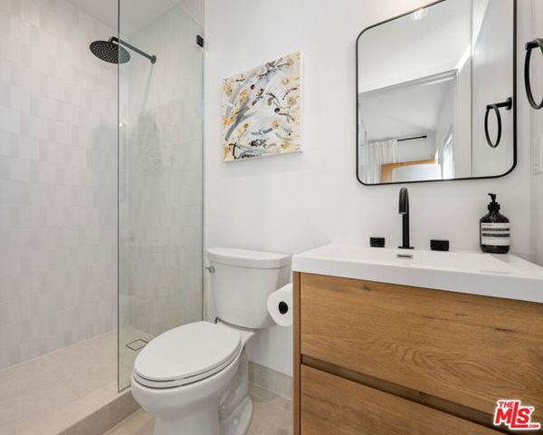 1726 S Stanley Avenue, Los Angeles, CA 90019