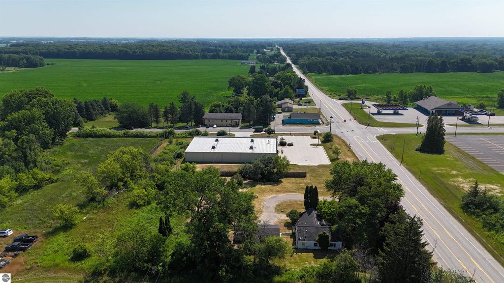 Image 3 of property listing at 3126 W Remus Road, Mt Pleasant, MI 48858