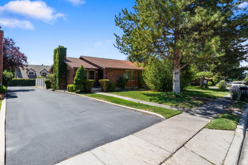 2424 E 4430 S, Holladay, UT 84124 — photo 4