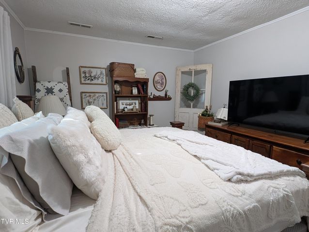 718 Goshen Valley Road, Church Hill, TN 37642