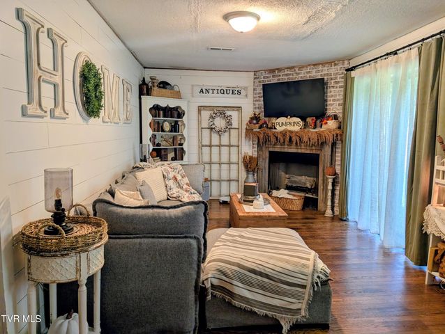 718 Goshen Valley Road, Church Hill, TN 37642