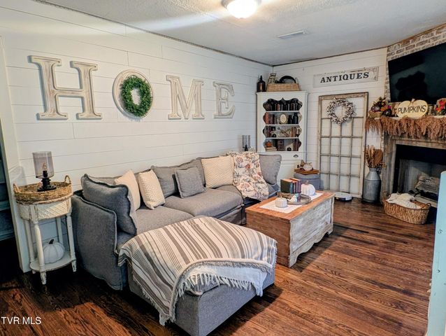 718 Goshen Valley Road, Church Hill, TN 37642