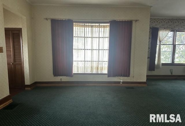 204 N MAPLE Street, Christopher, IL 62822