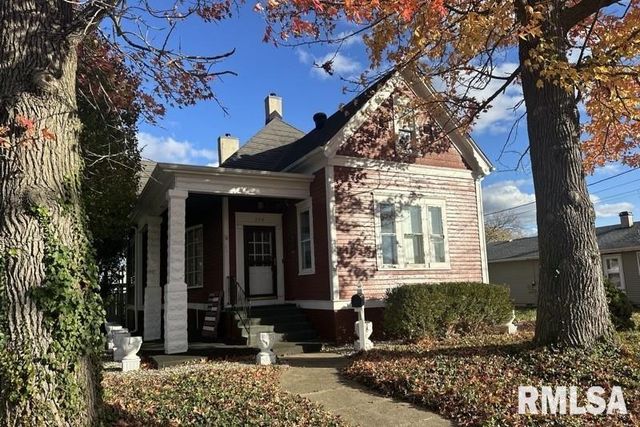 204 N MAPLE Street, Christopher, IL 62822