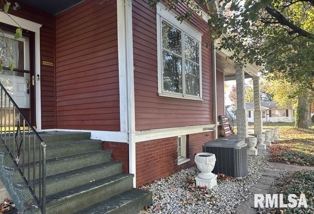 204 N MAPLE Street, Christopher, IL 62822