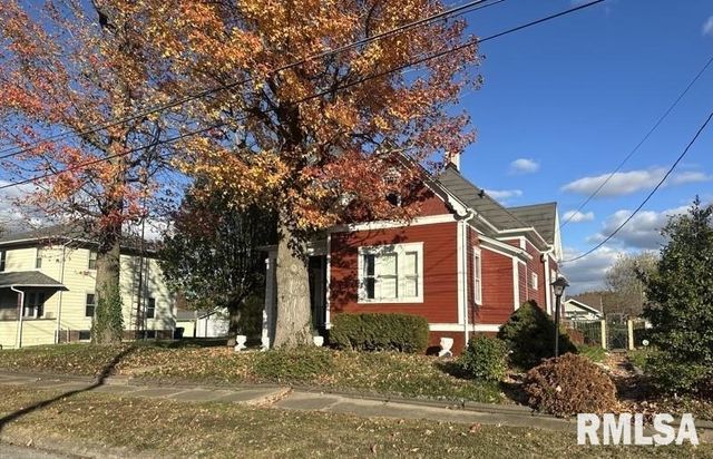 204 N MAPLE Street, Christopher, IL 62822