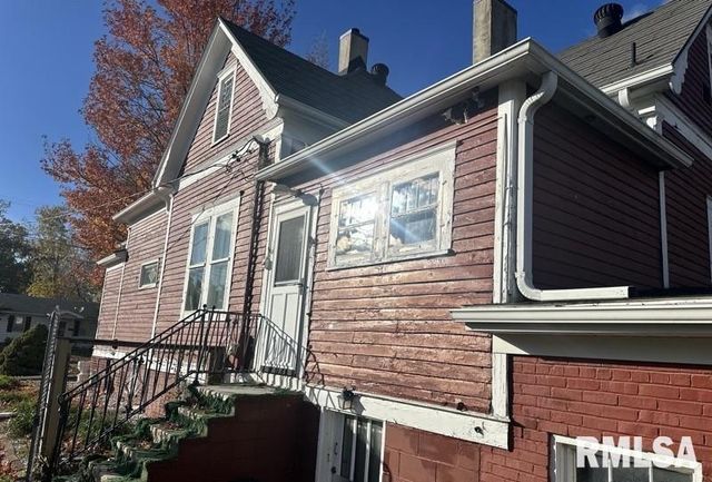 204 N MAPLE Street, Christopher, IL 62822