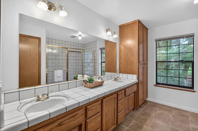 2801 Countryside Dr, Placerville, CA 95667