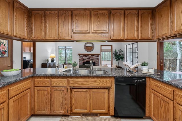 2801 Countryside Dr, Placerville, CA 95667