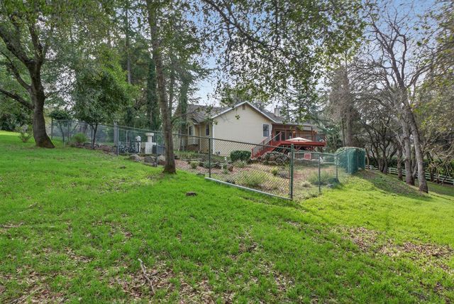 2801 Countryside Dr, Placerville, CA 95667