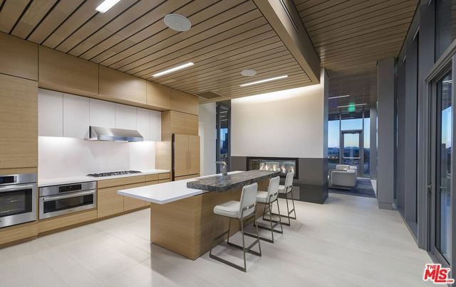 3033 Wilshire Avenue PH1604, Los Angeles, CA 90010