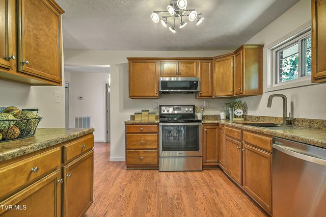 4148 Skyland Drive, Kingsport, TN 37664
