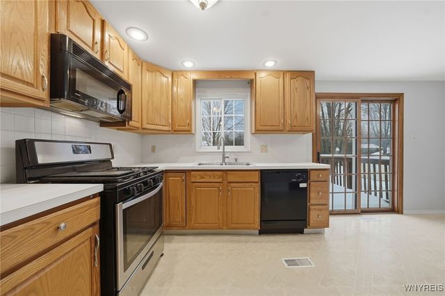 31 Greengage Circle, Amherst, NY 14051